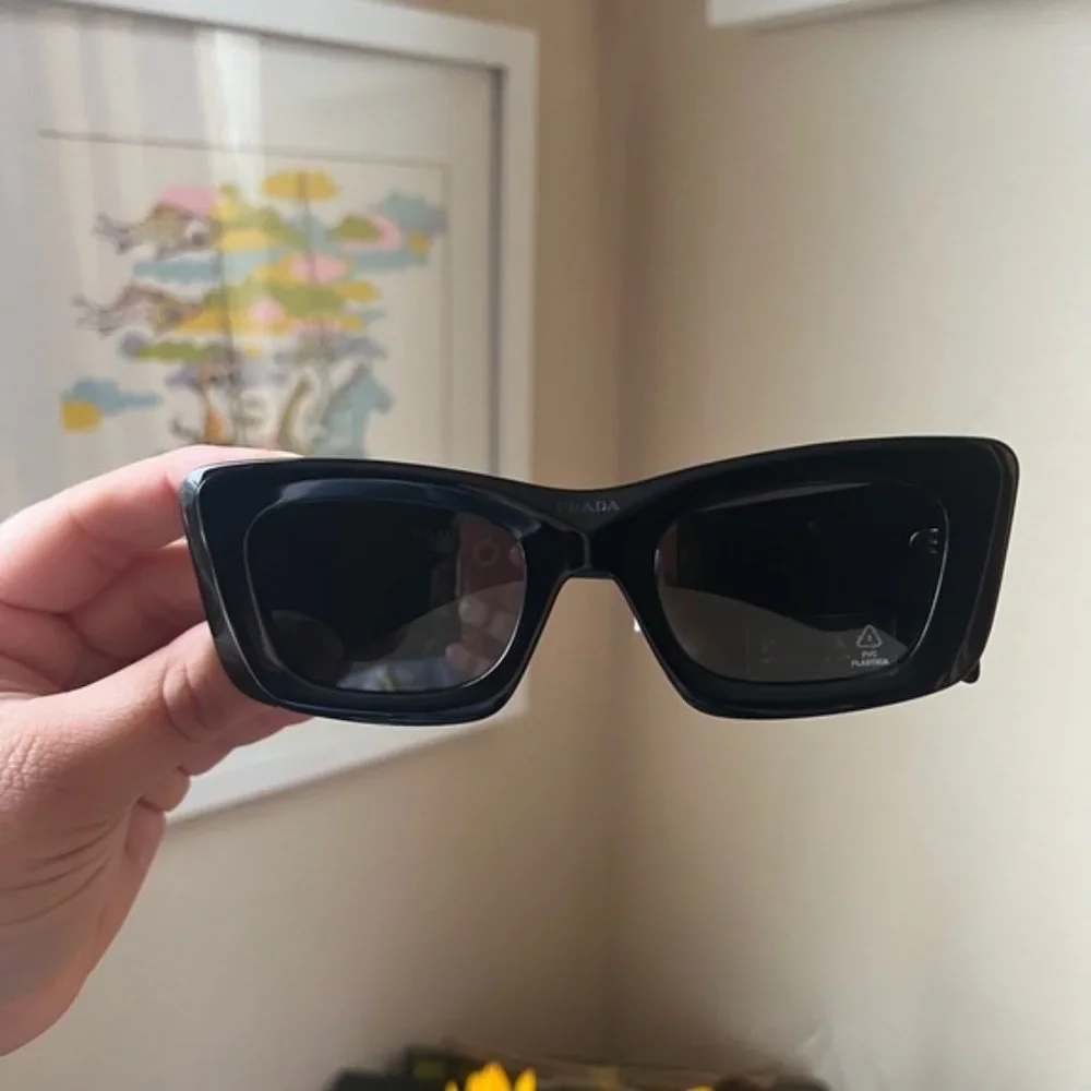 SALE 🌻PRADA cat eye spr13z sunglasses 🌸 - Picture 14 of 16